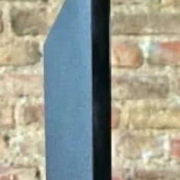 Vizio E241i-A1 is a 24-inch LCD HDTV with a native resolution of 1920x1080 - Picture 5 of 9